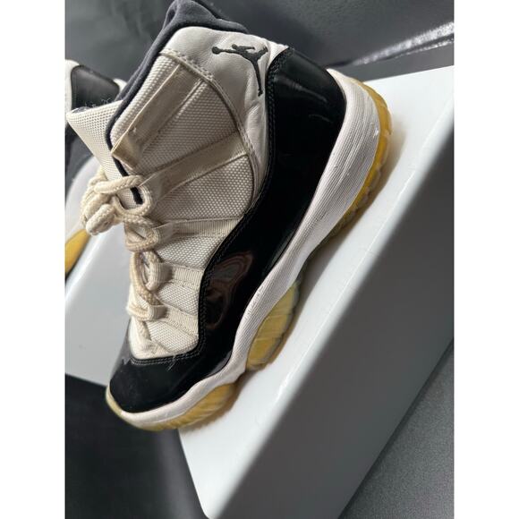 Nike Air Jordan Retro 11s - Black and White - Size 8M main image 10